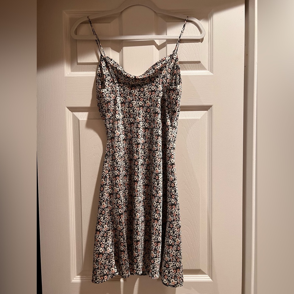 Abercrombie & Fitch cowl neck floral dress in an XS Petite.